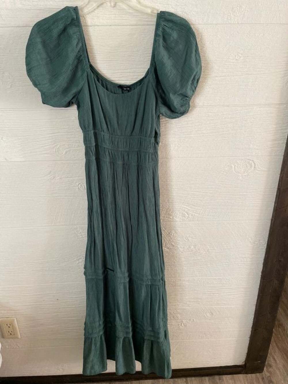 Dress - Picture 1 of 2